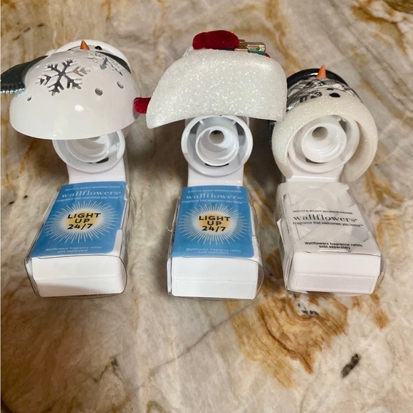 3 SNOWMAN ☃️ WALLFLOWER PLUG INS YOU WILL GET ALL 3! ALL BRAND NEW - Picture 6 of 6